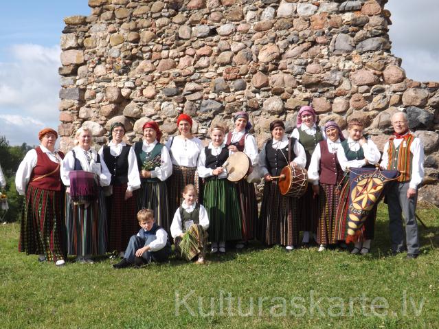 Folkloras kopa Vecsaule